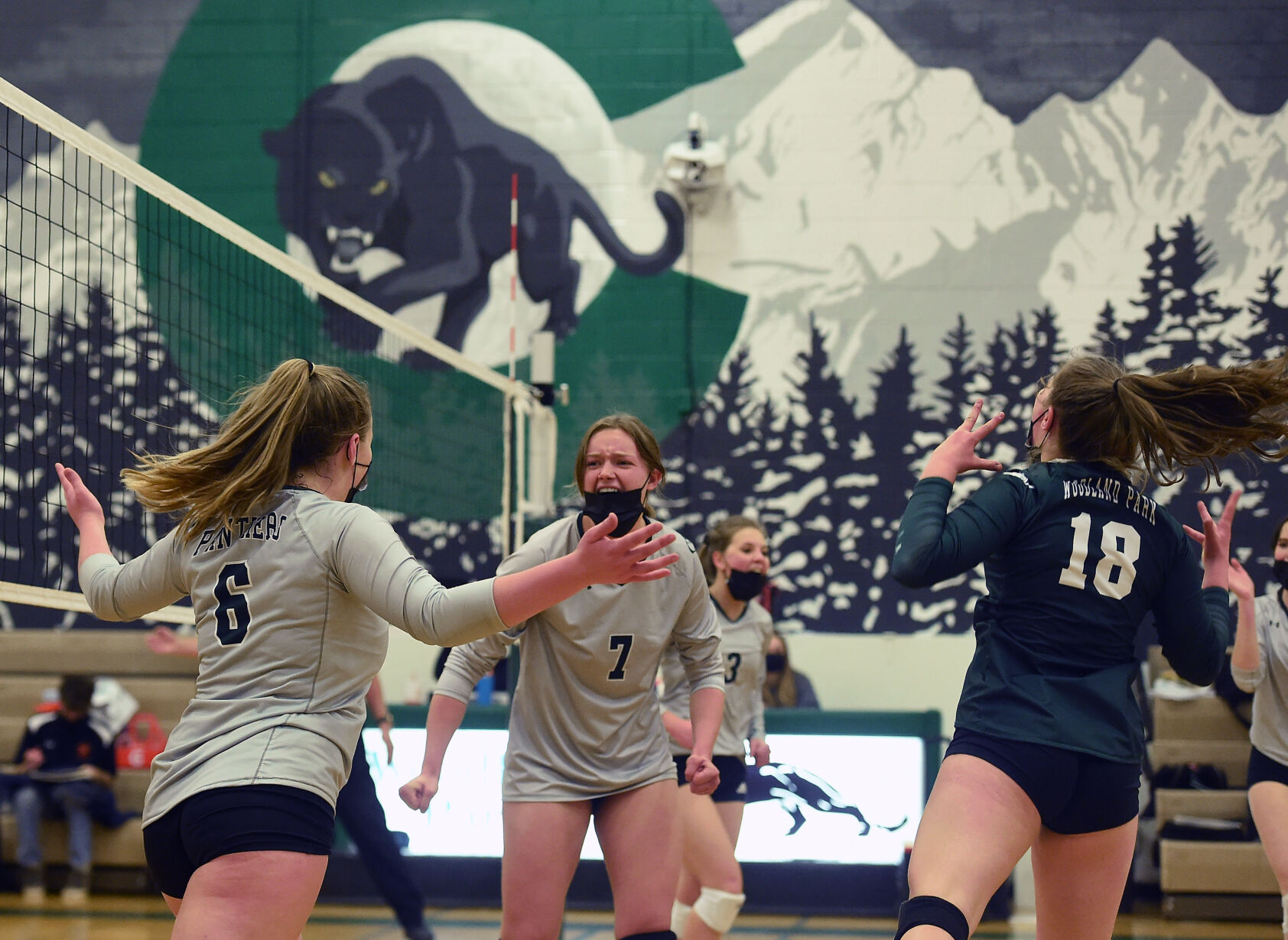 040721-s-volleyball 1160.jpg